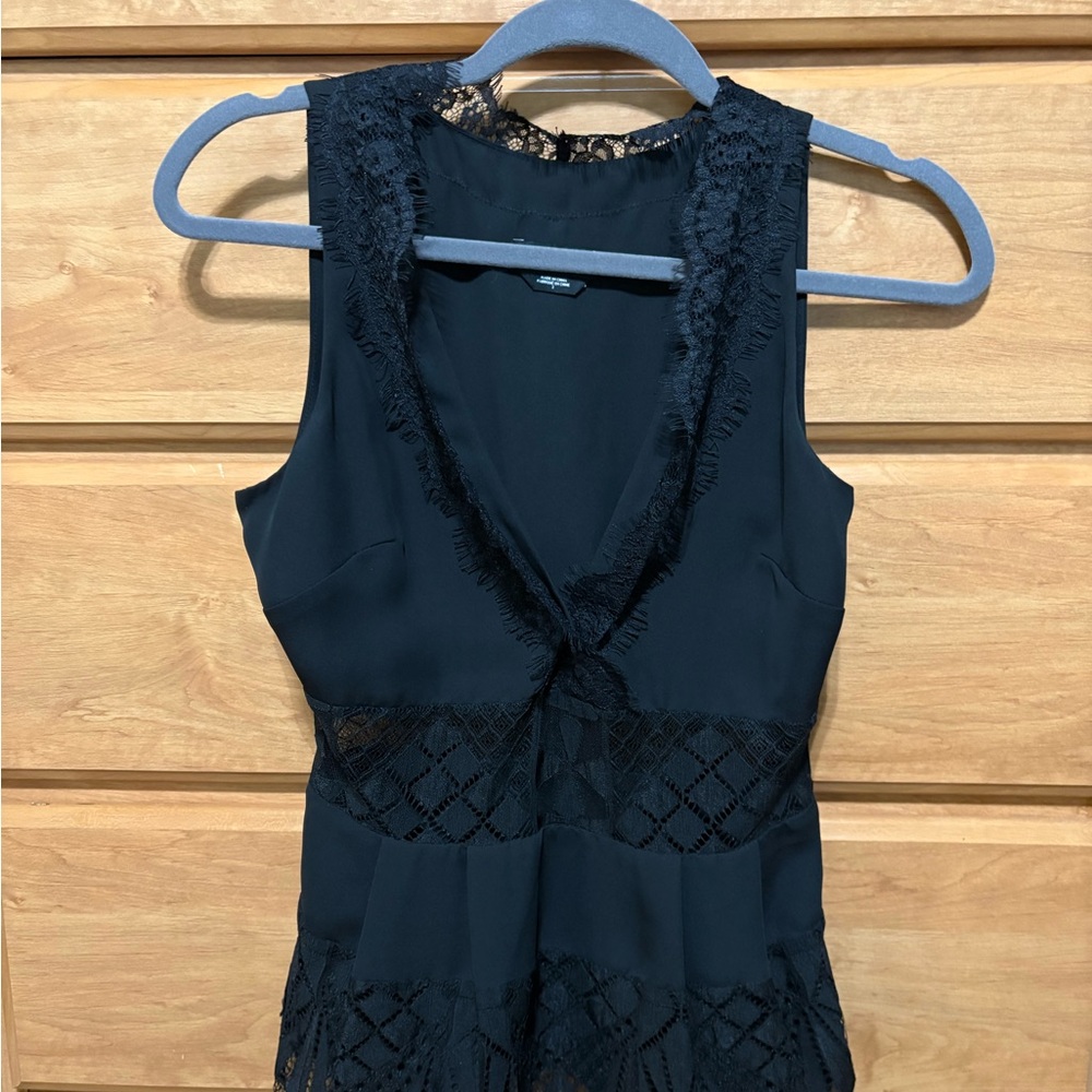 bebe Black Sleeveless V-Neck Lace-Trim Blouse